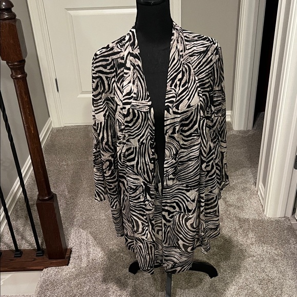 JM Collection Other - 🐝JM Collection Black and White Zebra Kimono